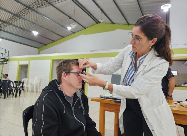 Imagen de la noticia: El programa "Mirar Mejor" llegó a 10 mil misioneros con atención oftalmológica y entrega de anteojos gratuitas
