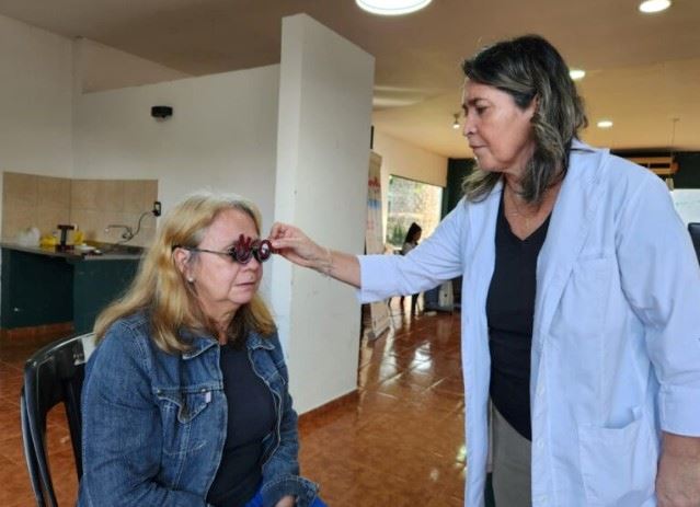 Mirar mejor brindó atención oftalmológica y entregó anteojos a vecinos de Apóstoles 