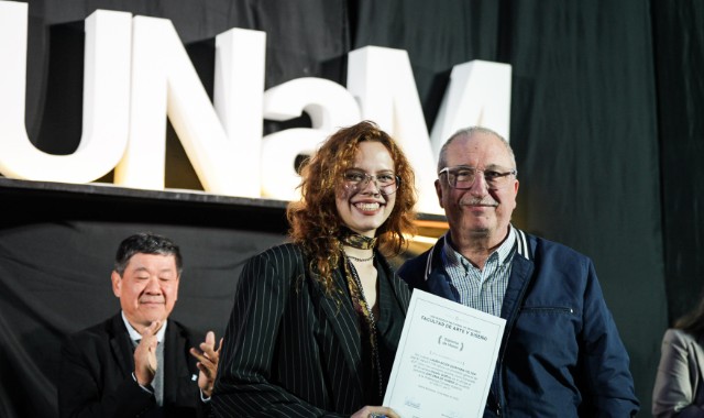 Imagen de la noticia: Aniversario y acto de colación de 141 egresados de la Facultad de Arte y Diseño de Oberá 
