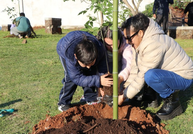 Imagen de la noticia: Relanzaron el Programa Barrios Más Verdes en Itaembé Guazú