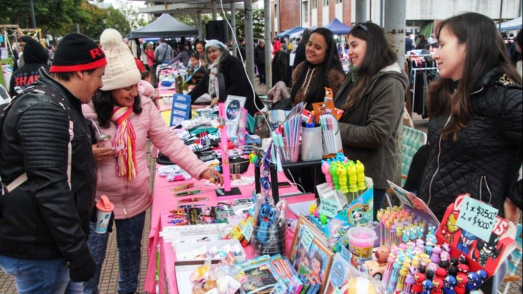 Más de 400 emprendedores participaron en la feria "Manos Productivas" 