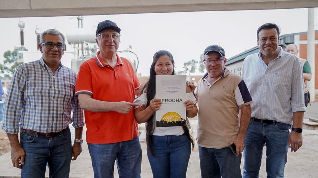En Garupá vecinos del barrio Gottschalk recibieron títulos de propiedad y se fortaleció el abastecimiento de agua 