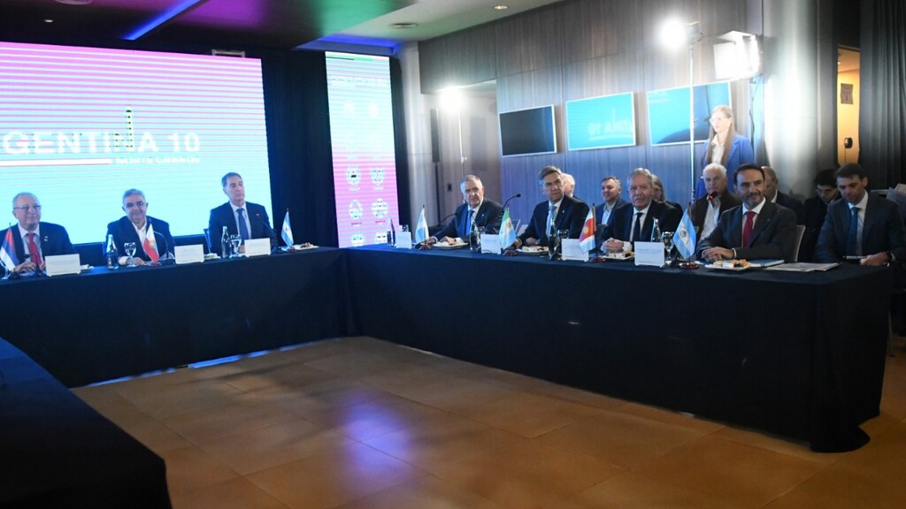 Passalacqua invitó a "mirar más al Norte" en la 24° Asamblea de Gobernadores 