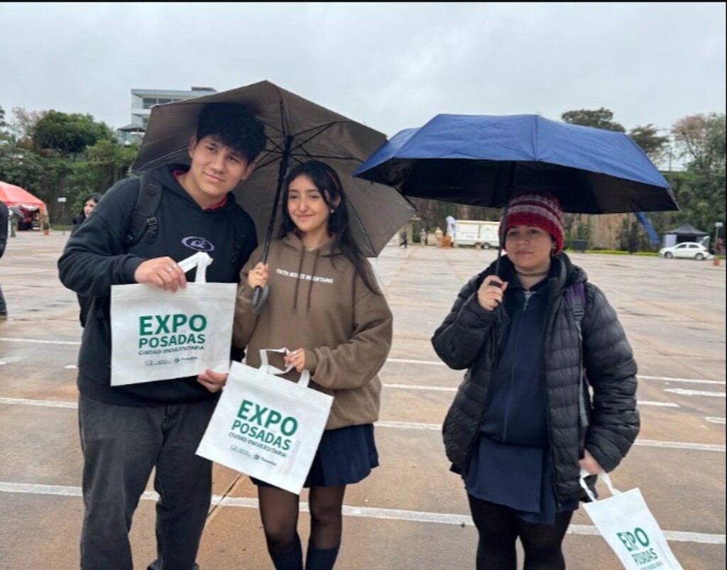 Expo Posadas Ciudad Universitaria: Estudiantes buscan definir su próximo paso académico y profesional