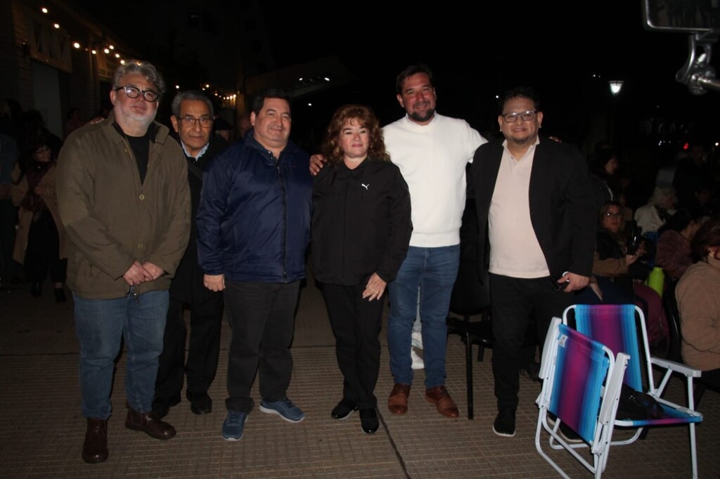 La Orquesta Folklórica Municipal celebró sus 30 años con una emotiva presentación 