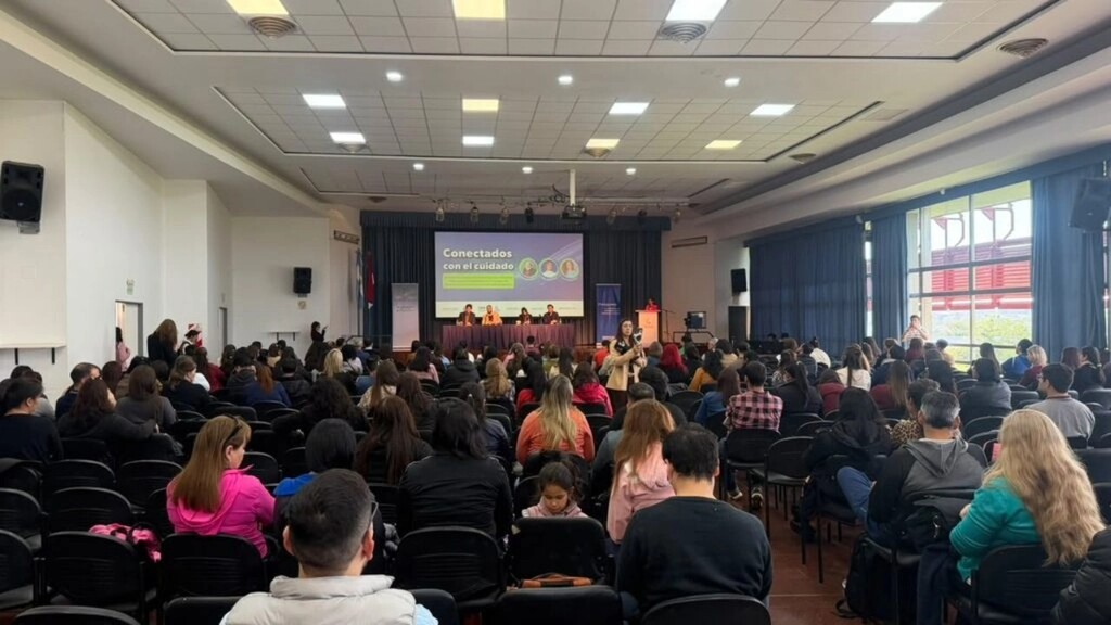 Iplyc: Más de 1600 docentes se capacitaron para prevenir los juegos de apuestas en adolescentes 