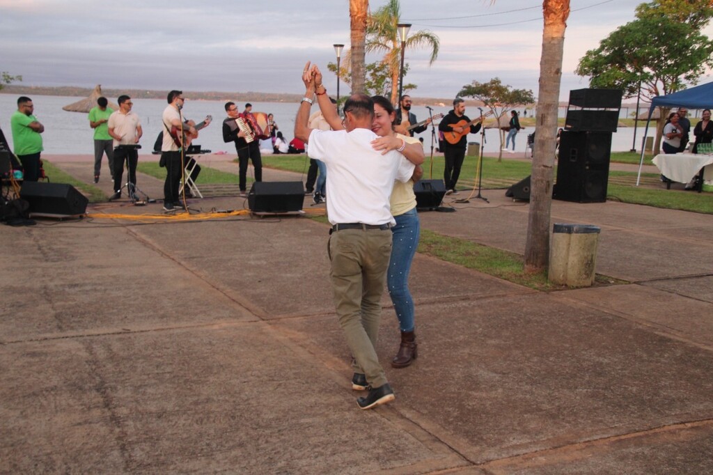 Costa Sur: Familias y turistas disfrutaron de una jornada de música, comparsas y exposición de emprendedores