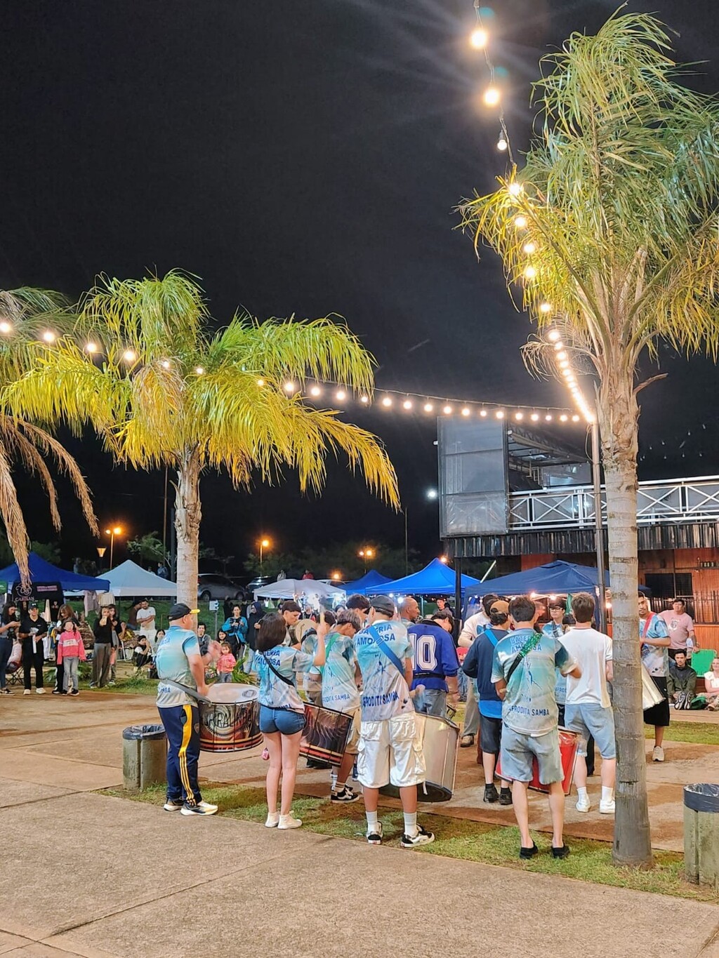 Costa Sur: Familias y turistas disfrutaron de una jornada de música, comparsas y exposición de emprendedores