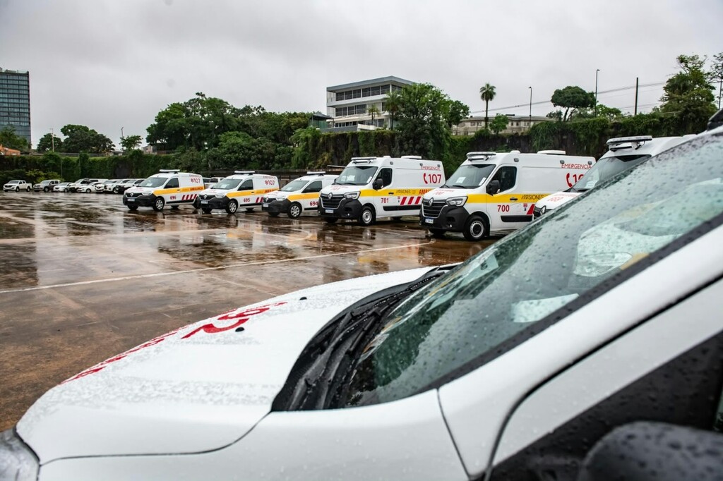 Municipios y hospitales recibieron ambulancias para fortalecer el sistema sanitario provincial 