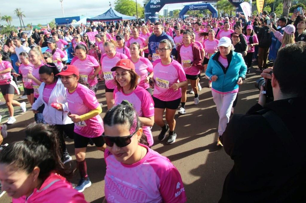 Mes Rosa: La carrera de la prevención del cáncer de mama convocó a más de mil participantes