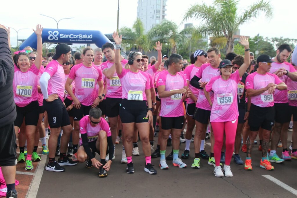 Mes Rosa: La carrera de la prevención del cáncer de mama convocó a más de mil participantes