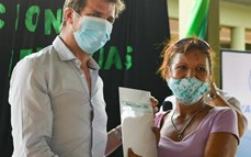 Yacyretá entregó títulos de propiedad a familias del Barrio San Isidro de Posadas
