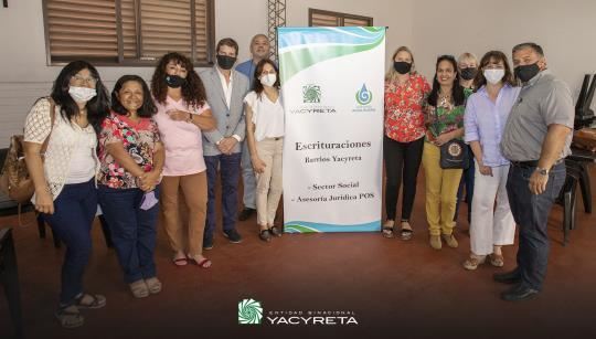 Yacyretá entregó 15 nuevos títulos de propiedad en el Barrio San Isidro de Posadas