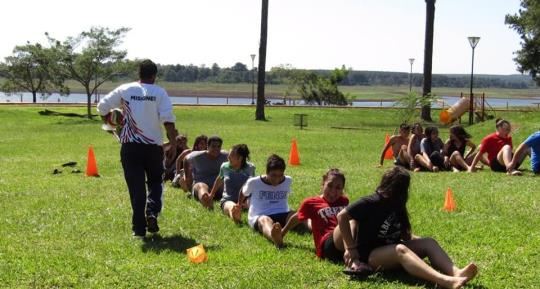 Deporte y recreación para jóvenes misioneros en una jornada preventiva de adicciones