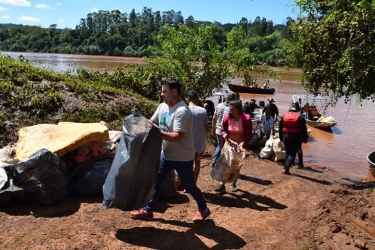 3 toneladas de residuos recolectados en la 5ta limpieza Binacional del Rio Uruguay