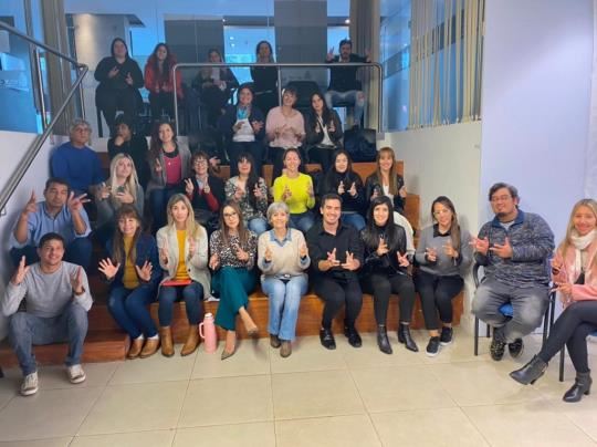 Capacitan en Lengua de Señas a trabajadores del IPLyC