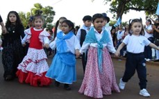 Celebración del 25 de mayo: se realizó un Desfile Patrio en el barrio Sol de Misiones I