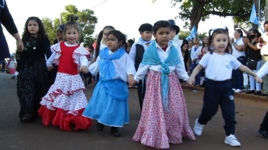 Celebración del 25 de mayo: se realizó un Desfile Patrio en el barrio Sol de Misiones I