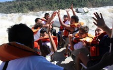 Niños del Hogar de Día de Posadas conocieron los Saltos del Moconá