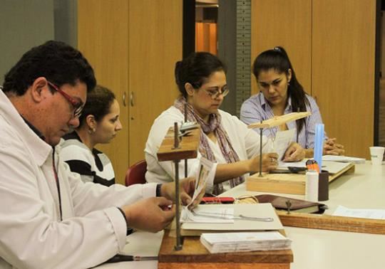 Encuadernación artesanal: la Biblioteca del Parque del Conocimiento dictará un nuevo taller gratuito