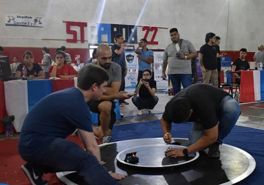 La Escuela de Robótica cierra el año y reune a la comunidad gamer en la MakerLand de Posadas