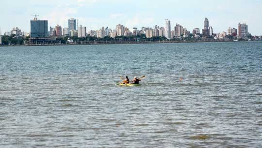 Recreación de verano: este jueves realizarán un paseo guiado y gratuito en kayak por el Río Paraná